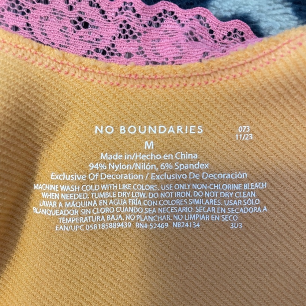 Tank top bundle - Picture 2 of 14